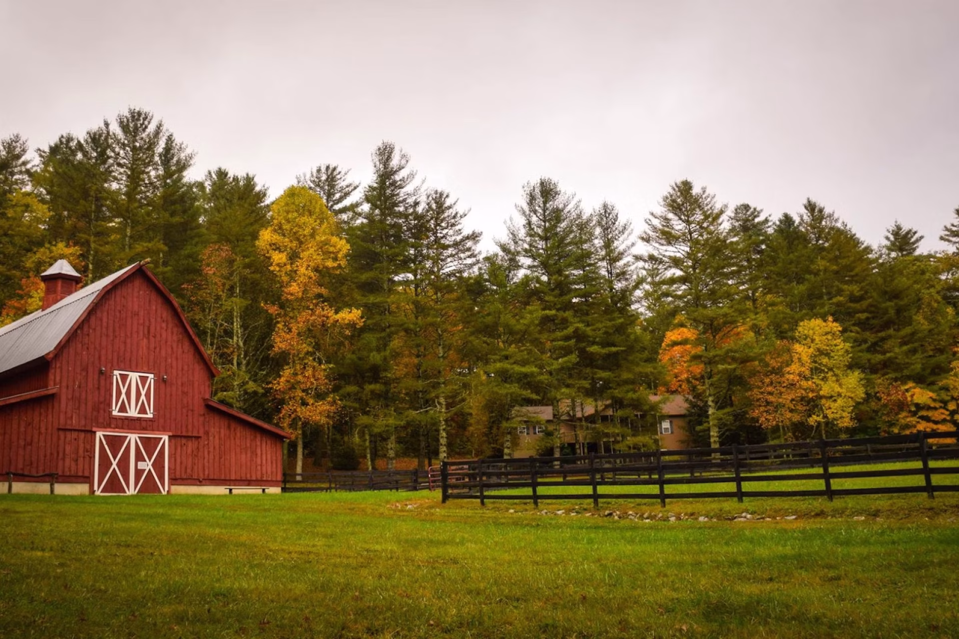 photo-1444858291040-58f756a3bdd6